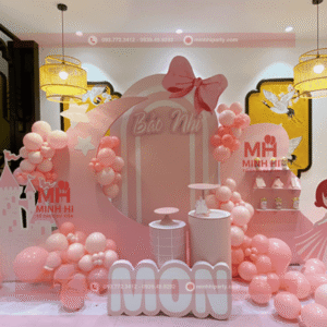 Trang trí phông nền sinh nhật bé gái chủ đề búp bê Barbie