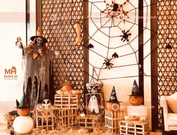 Trang trí halloween phong cách cổ điển mô hình sáng tạo