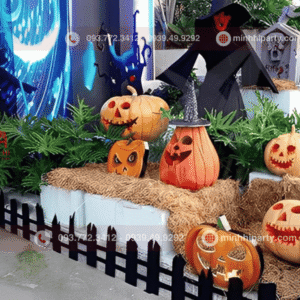 Trang trí halloween cho shop quần áo tại TPHCM