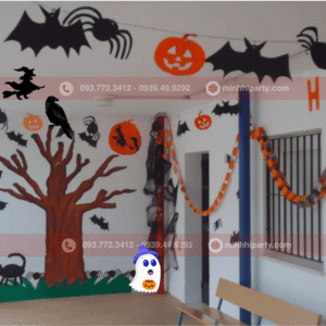 Trang trí halloween cho lớp học bé sáng tạo