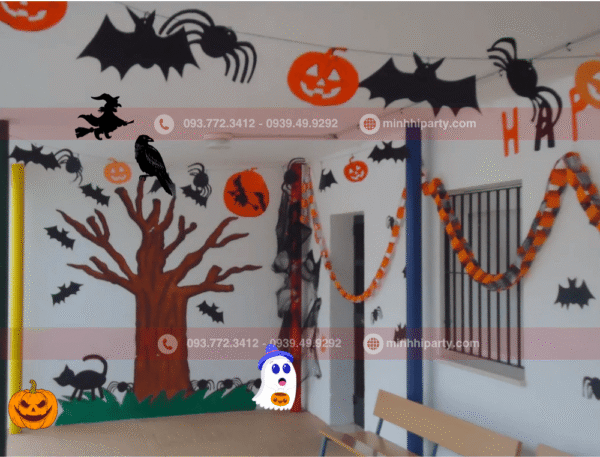 Trang trí halloween cho lớp học bé sáng tạo