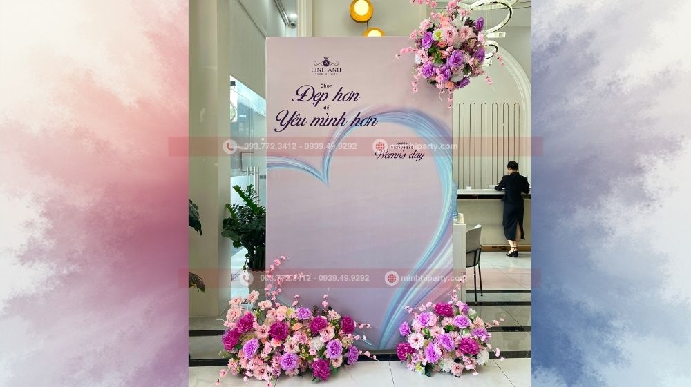 trang tri 20 10 cho tham my vien linh anh tron goi 2 Trang trí backdrop 20/10 chi nhánh Nguyễn Văn Trỗi Linh Anh - Hoa vải pastel và ánh kim sang trọng