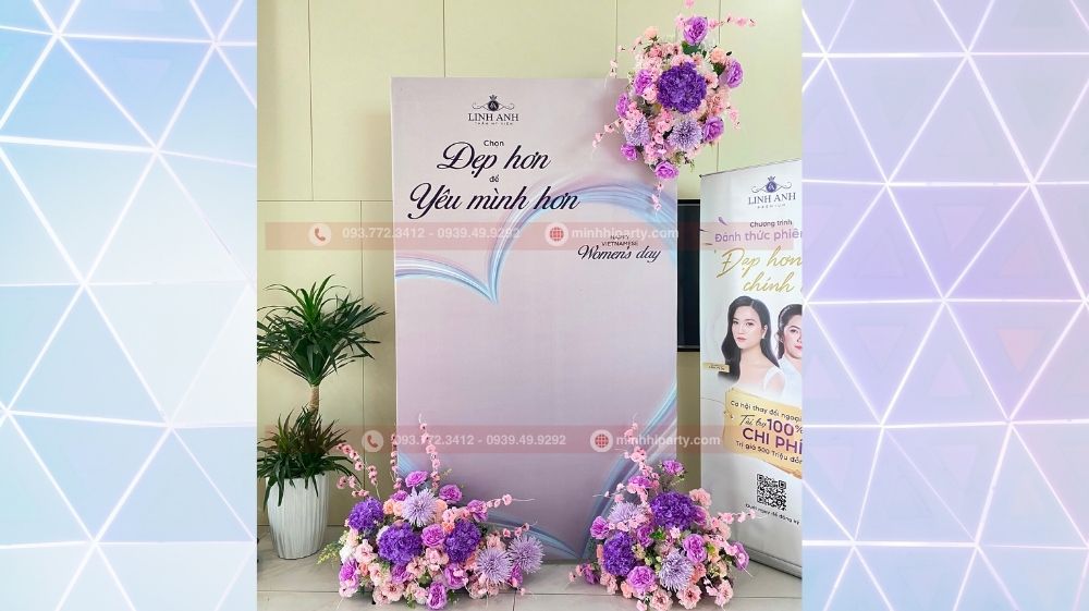 trang tri 20 10 cho tham my vien linh anh tron goi 8 Trang trí 20/10 chi nhánh Long Thành Linh Anh - Hoa vải ánh tím bạc và đèn pha lê sang trọng