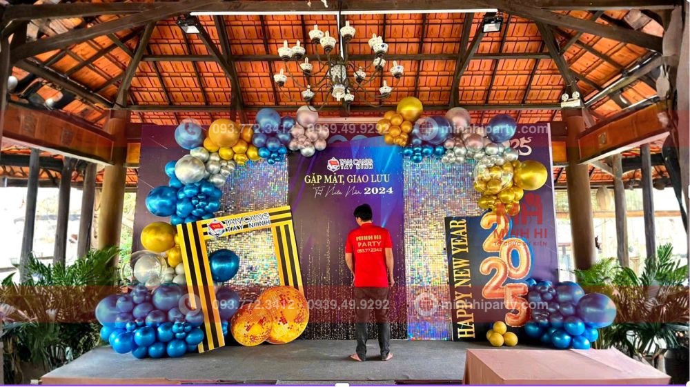 trang tri san khau tat nien cho cong ty minh hi party 4 trang tri tat nien cho san khau với backdrop thiết kế theo yêu cầu khách hàng
