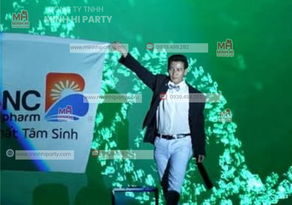 Biểu diễn ảo thuật xuất hiện lá cờ thương hiệu