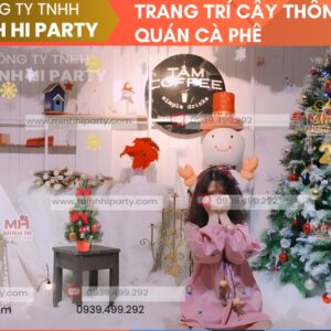 Trang trí cây thông Noel cho Quán Tâm Coffee