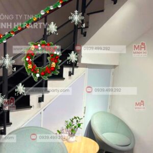 Trang trí góc chekin noel văn phòng 2025