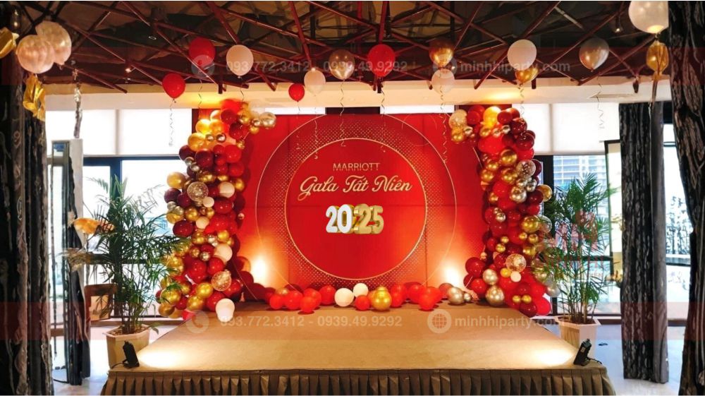 trang tri tiec tat nien van phong phong cach truyen thong Trang trí tiệc tất niên cho văn phòng phong cách truyền thống chủ đề Tết Việt