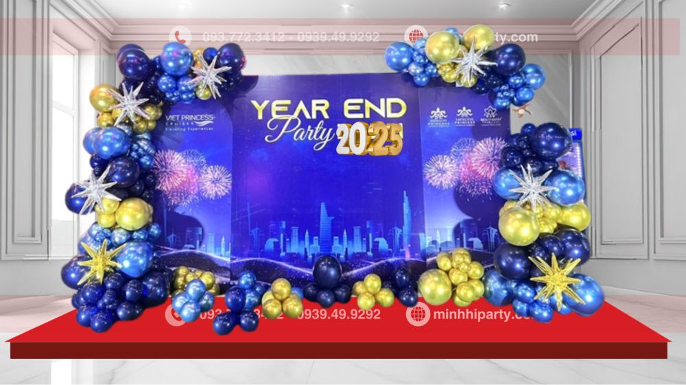Ý tưởng trang trí sân khấu tiệc tất niên cho phòng tiệc đơn giản