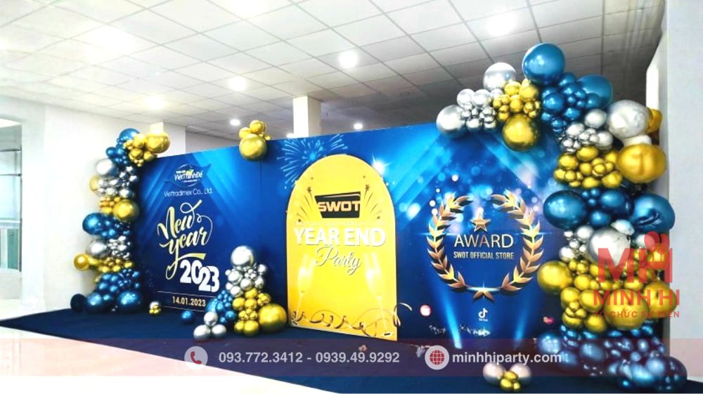 Trang trí sự kiện year end party với concept vàng kim