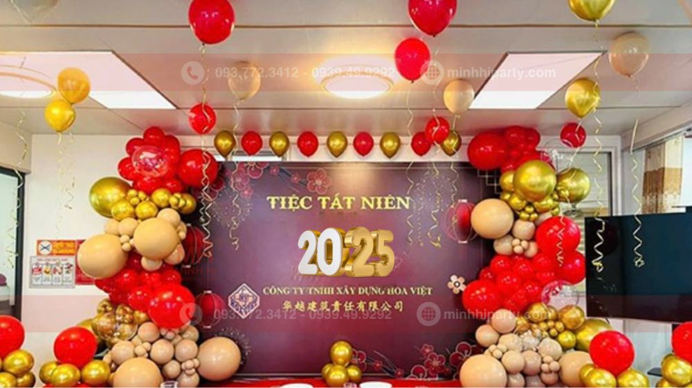 y tuong trang tri tiec tat nien cho van phong voi ruy bang Trang trí tiệc tất niên văn phòng bằng bóng bay và dây ruy băng