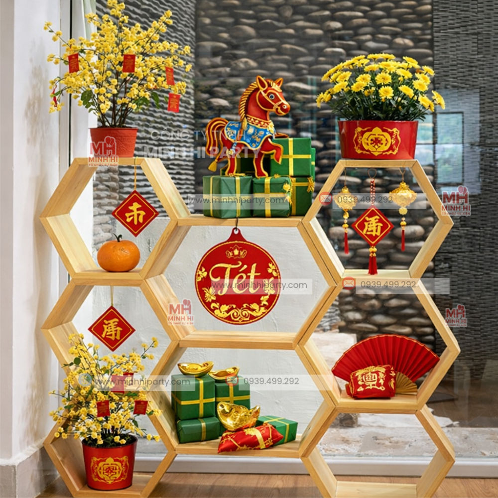 Kệ gỗ decor tết 2026 theo phong cách tối giản