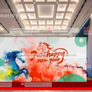 mau backdrop trang tri tet 2026 gia re 13.57.18 e1765355877672 Mẫu Backdrop trang trí tết 2026 giá rẻ do Minh Hi Party thiết kế thi công trọn gói