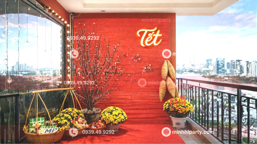 Trang trí tết 2026 cho chung cư nhỏ khu vực ban công