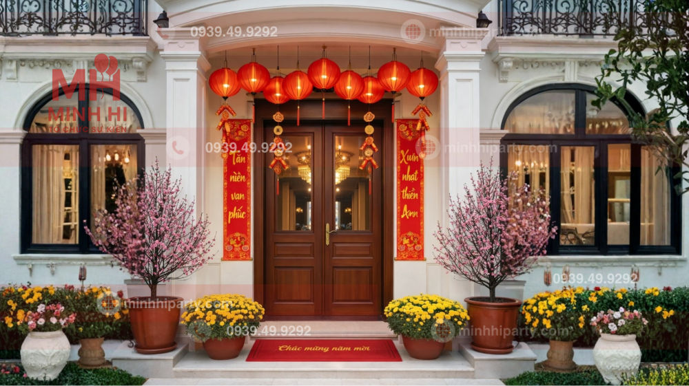 Decor tết 2026 cho nhà phố khu vực cửa chính