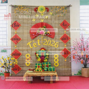 Trang trí tết lớp học với mành tre