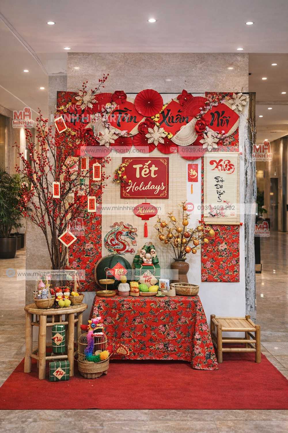 Trang tr&iacute; tết với b&agrave;n tre quạt xo&egrave; kết hợp chữ thư ph&aacute;p