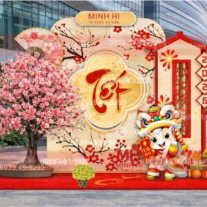 Trang trí tiểu cảnh tết 2026 phong cách Nhật Bản với hoa đào và mô hình Lân