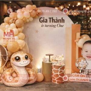 Trang trí thôi nôi bé trai với backdrop chất liệu bạt Hiflex cho thôi nôi bé Gia Thành chủ đề tuổi Rắn