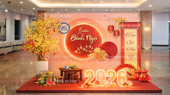 Thiết kế trang trí tết 2026 cho văn phòng với mẫu thiết kế theo thương hiệu