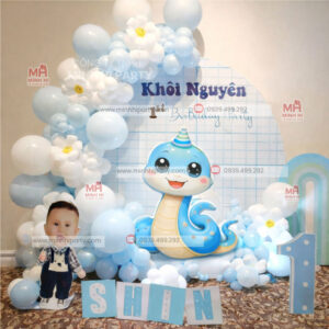 Trang trí thôi nôi bé tuổi Tỵ kết hợp bong bóng nghệ thuật