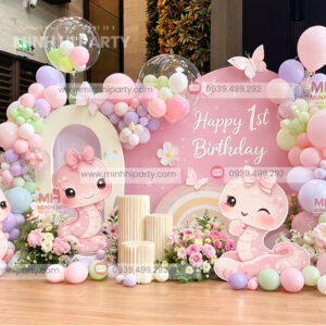 Trang trí thôi nôi bé tuổi Tỵ tại khu du lịch resort