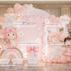 Decor thôi nôi bé tuổi Rắn sang trọng tại nhà hàng