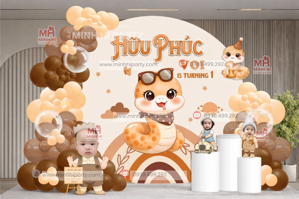 Backdrop thôi nôi bé tuổi Tỵ phù hợp không gian trang trí tại nhà hàng