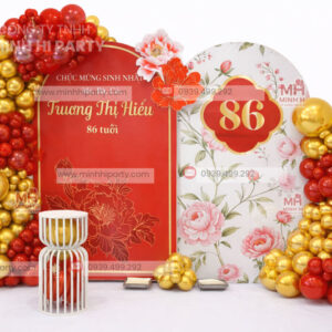 Mẫu decor mừng thọ hiện đại tone trắng vàng