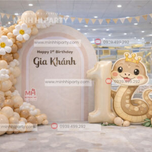 Trang trí thôi nôi bé tuổi rắn tại Khu vui chơi