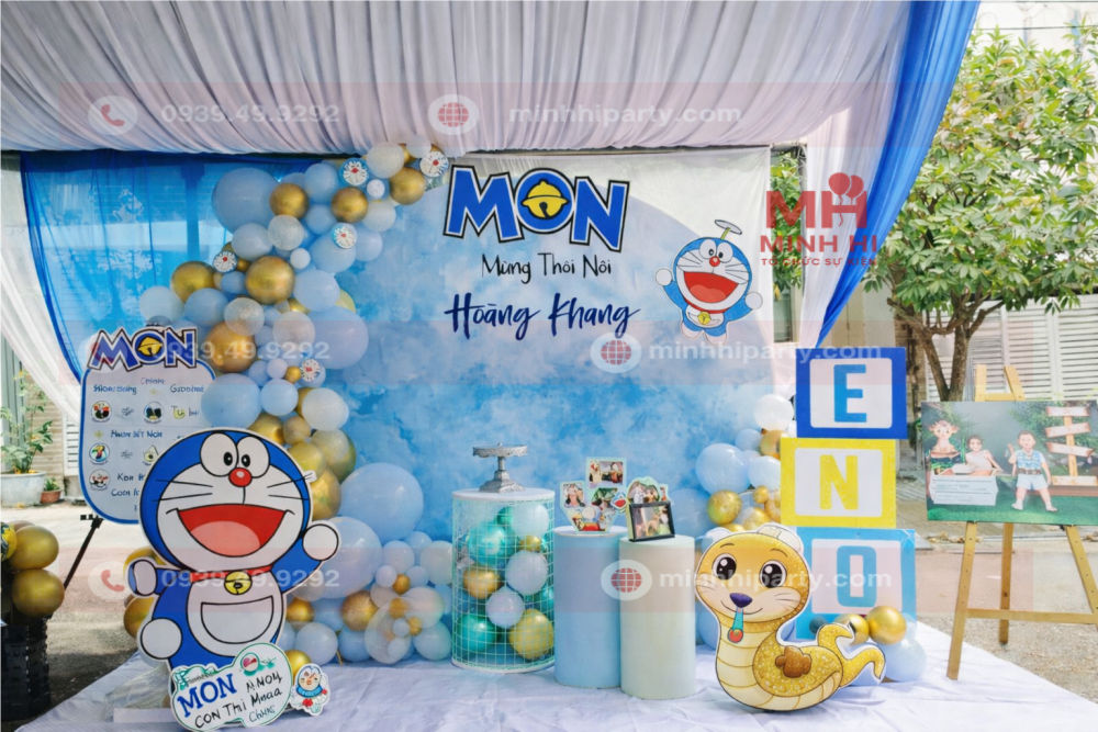 Trang trí backdrop thôi nôi bé trai MON tuổi rắn concept phim hoạt hình