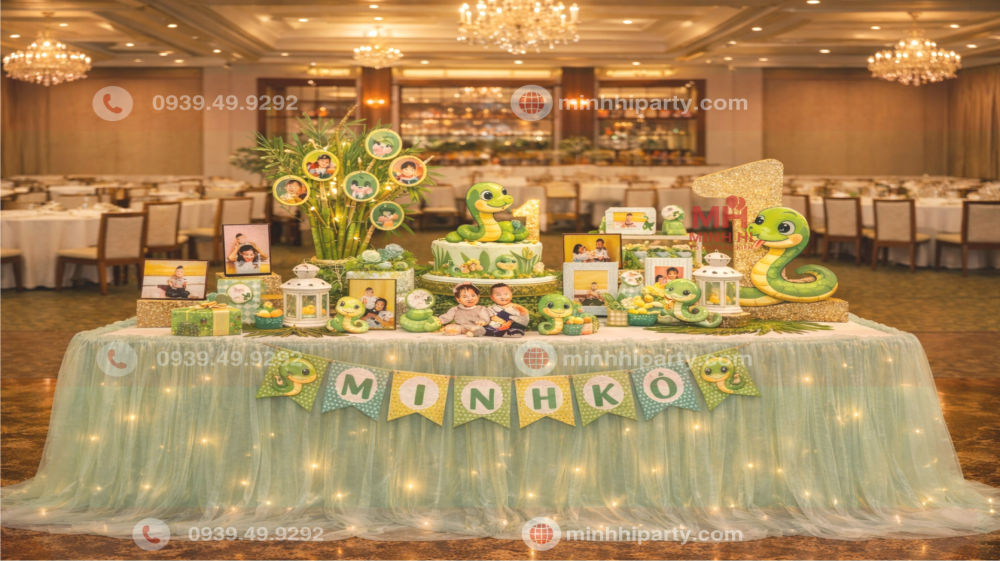 dich vu trang tri ban tiec thoi noi be trai tuoi ran Dịch vụ trang trí bàn tiệc thôi nôi cho bé trai tuổi rắn chuyên nghiệp