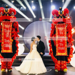 Biểu diễn múa lân đám cưới tương tác mở màn trên sấu