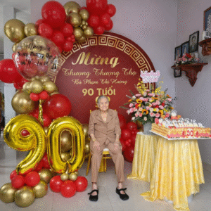 Mẫu backdrop mừng thọ tròn sang trọng