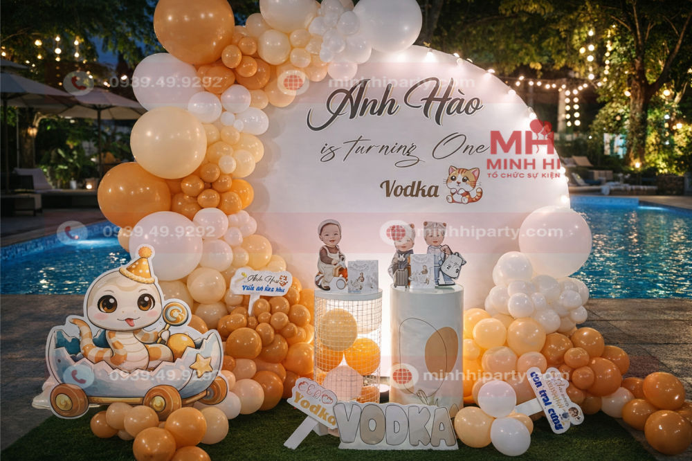 Trang trí thôi nôi bé tuổi Rắn chibi dễ thương cho trung tâm bữa tiệc