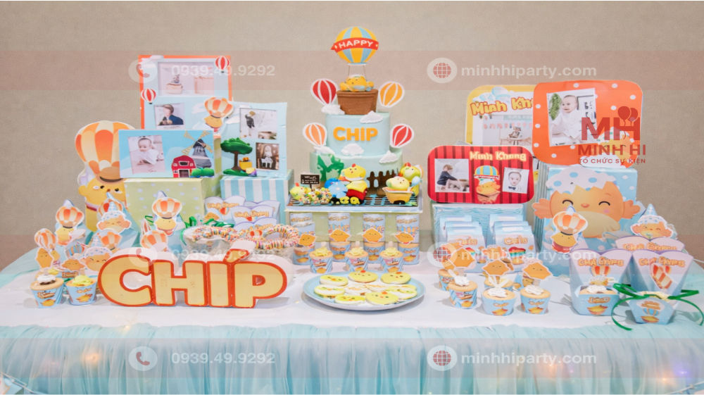 trang tri ban thoi noi be trai tuoi ran chu de rung nhiet doi Trang trí bàn thôi nôi bé trai tuổi rắn chủ đề rừng nhiệt đới