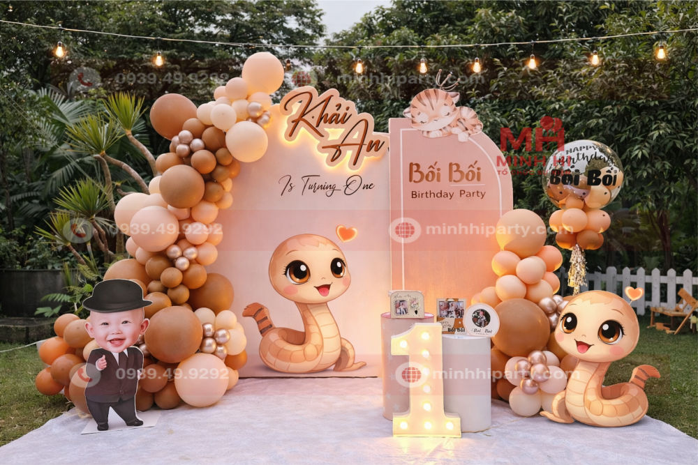 Trang trí thôi nôi bé trai Khải An concept Rắn hoạt hình