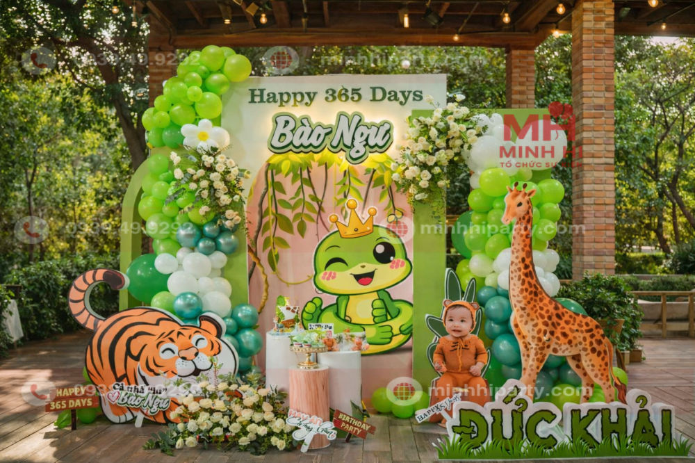 trang tri thoi noi be trai tuoi ran bao ngu chu de safari Trang trí thôi nôi bé trai tuổi rắn Bào Ngư chủ đề safari rừng xanh