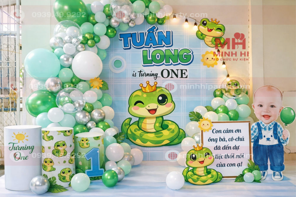 trang tri thoi noi be trai tuoi ran be tuan long Decor thôi nôi bé trai tuổi rắn cho bé Tuấn Long theo concept hoạt hình dễ thương