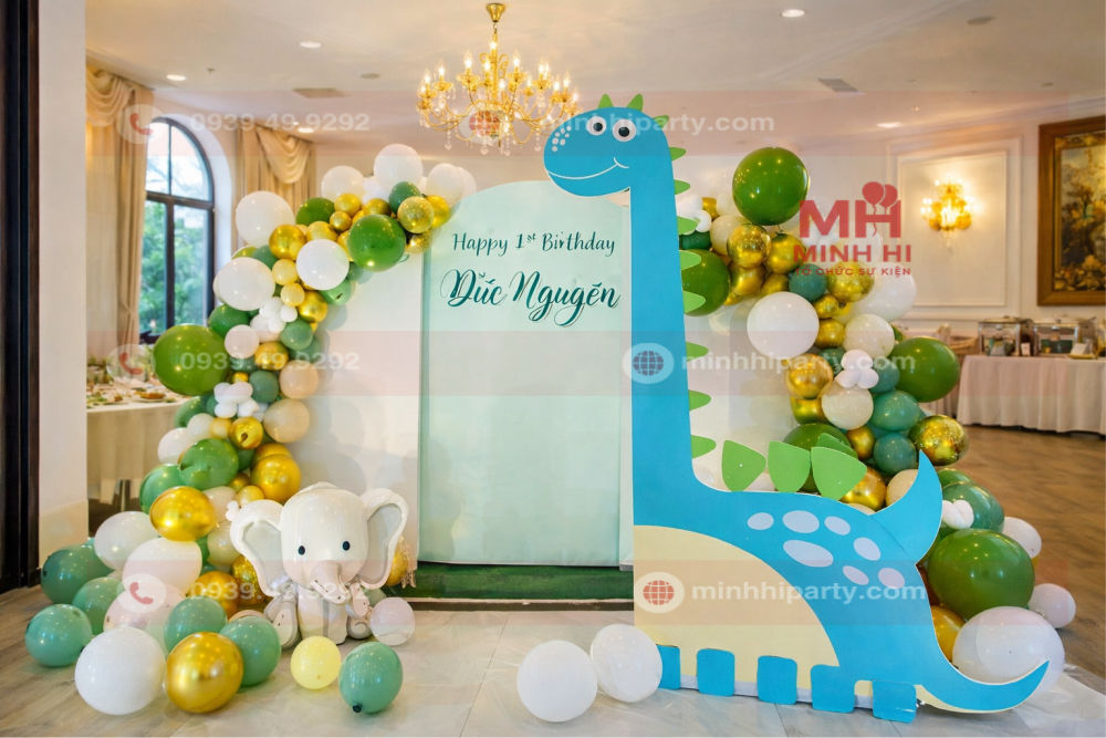 Trang trí thôi nôi bé trai tuổi Rắn Đức Nguyễn chủ đề phim hoạt hình