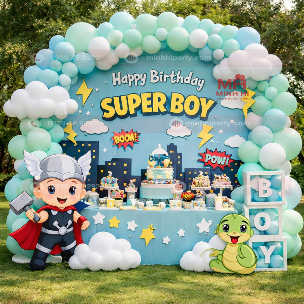 Trang trí thôi nôi cho bé trai tuổi Rắn kết hợp chủ đề siêu anh hùng super boy