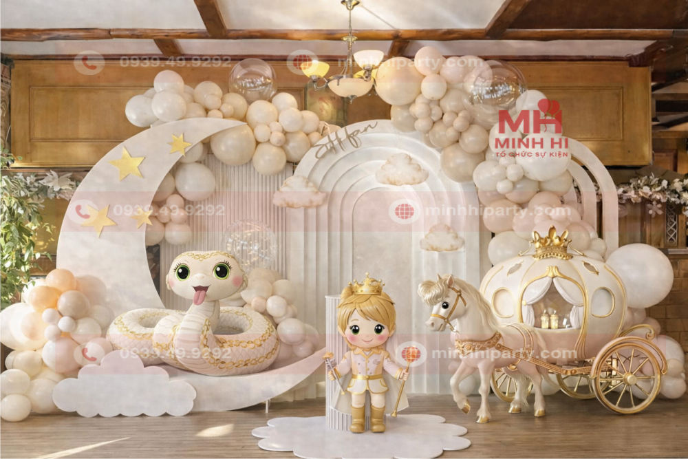 Trang trí thôi nôi bé trai tuổi rắn kết hợp concept hoàng tử sang trọng