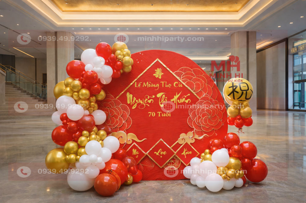 Mẫu trang trí mừng thọ đơn giản với tone đỏ