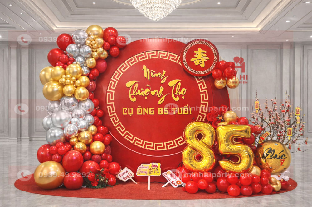 Decor backdrop tiệc mừng thọ 85 tuổi. phong cách tối giản nhưng sang trọng