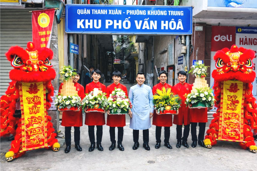 Múa lân đám cưới cùng dàn bê tráp checkin đẹp mắt