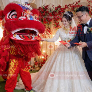 Múa lân cho đám cưới mới màn phát lộc lì xì