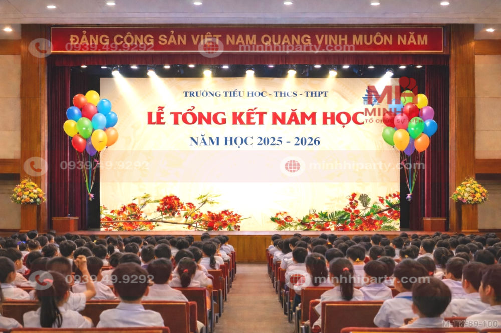 Trang trí lễ tổng kết cho năm học 2025-2026 cho khu vực sân khấu kết hợp ánh sáng