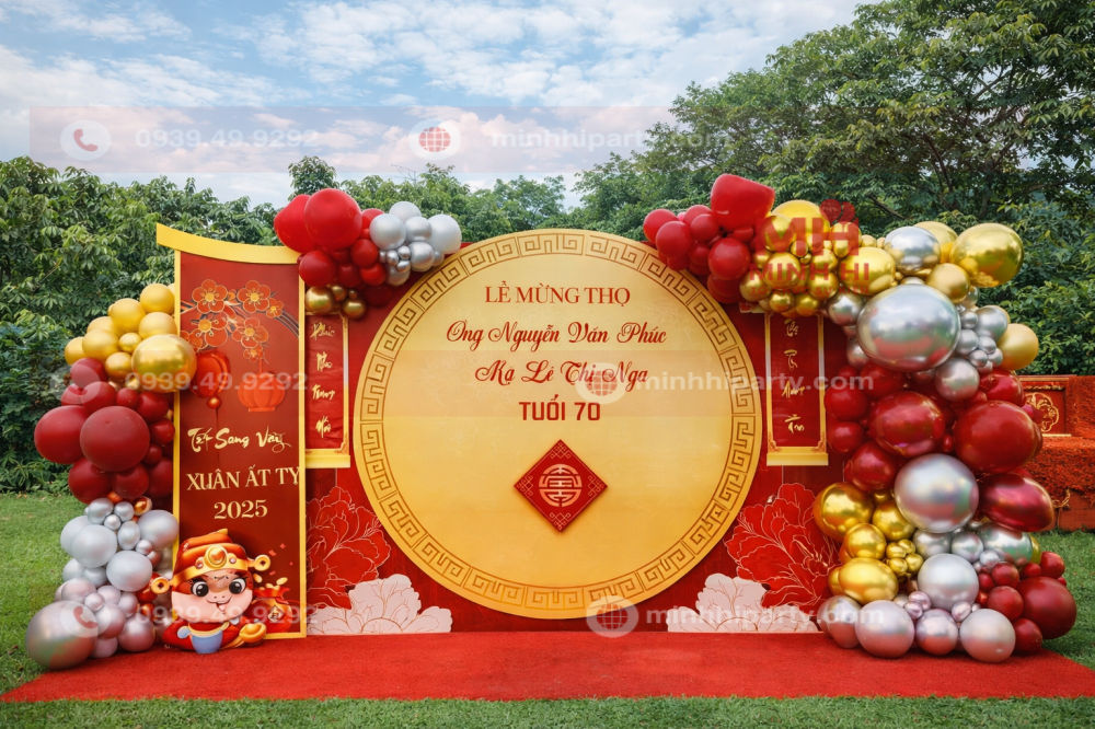 Trang trí mừng thọ concept truyền thống với tone đỏ và vàng