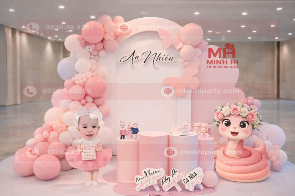 Trang trí thôi nôi cho bé gái An Nhiên tuổi Tỵ concept luxury sang trọng