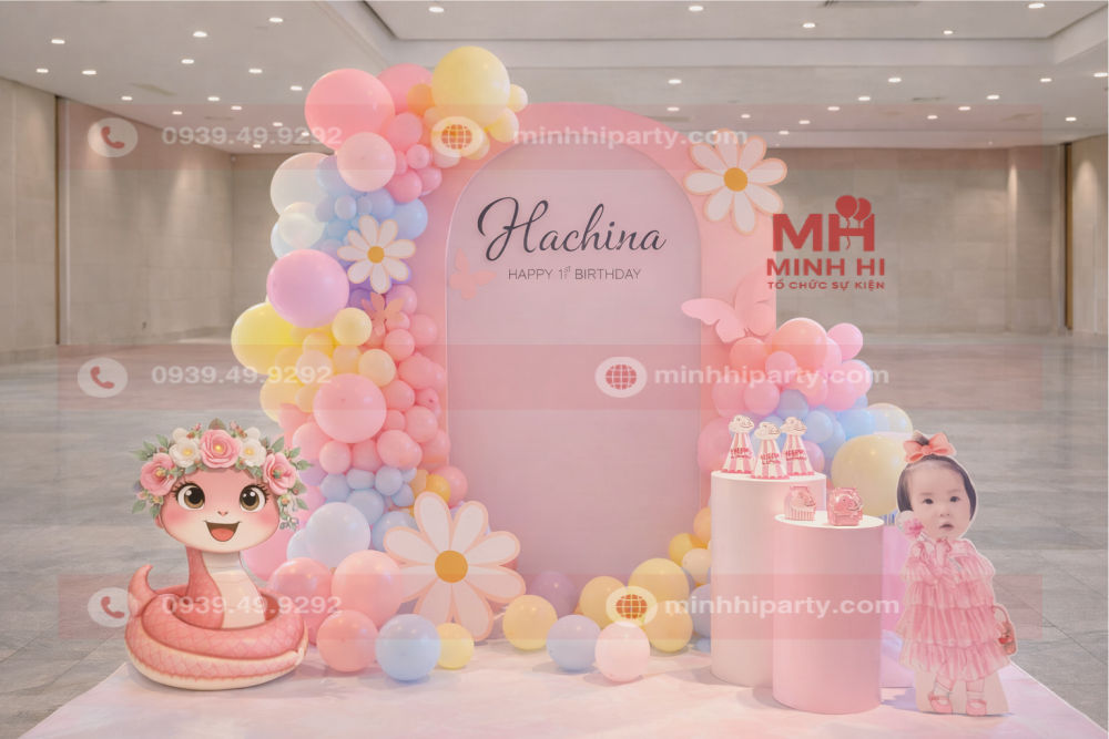 Trang trí thôi nôi bé gái tuổi Rắn Hachina với thiết kế theo concept pastel dễ thương
